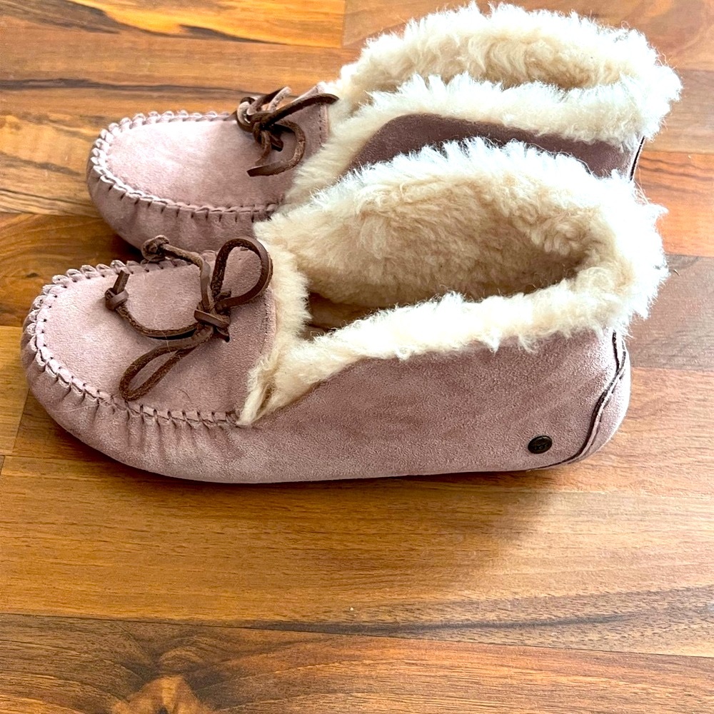 Alena Ugg slippers